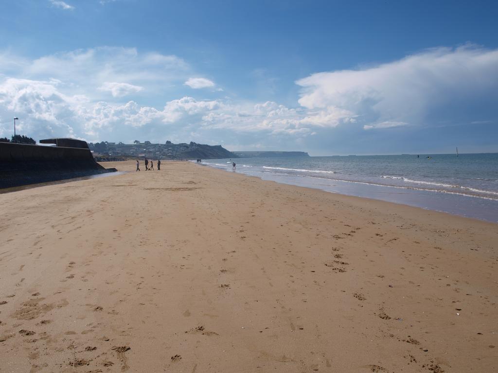 Gites En Normandie En Front De Mer A Asnelles , 3Km D'Arromanches, 10Km De Bayeux Екстериор снимка
