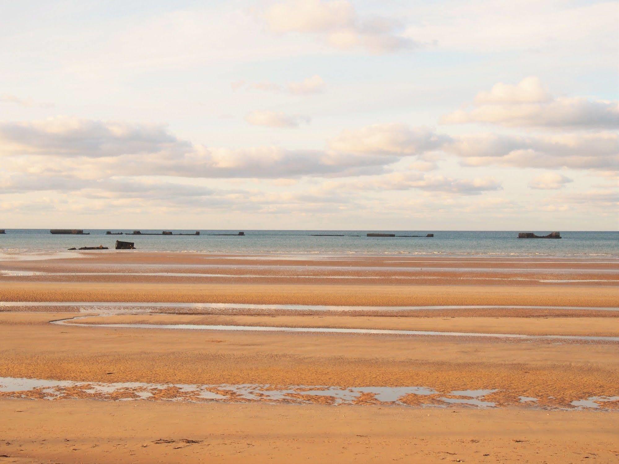 Gites En Normandie En Front De Mer A Asnelles , 3Km D'Arromanches, 10Km De Bayeux Екстериор снимка